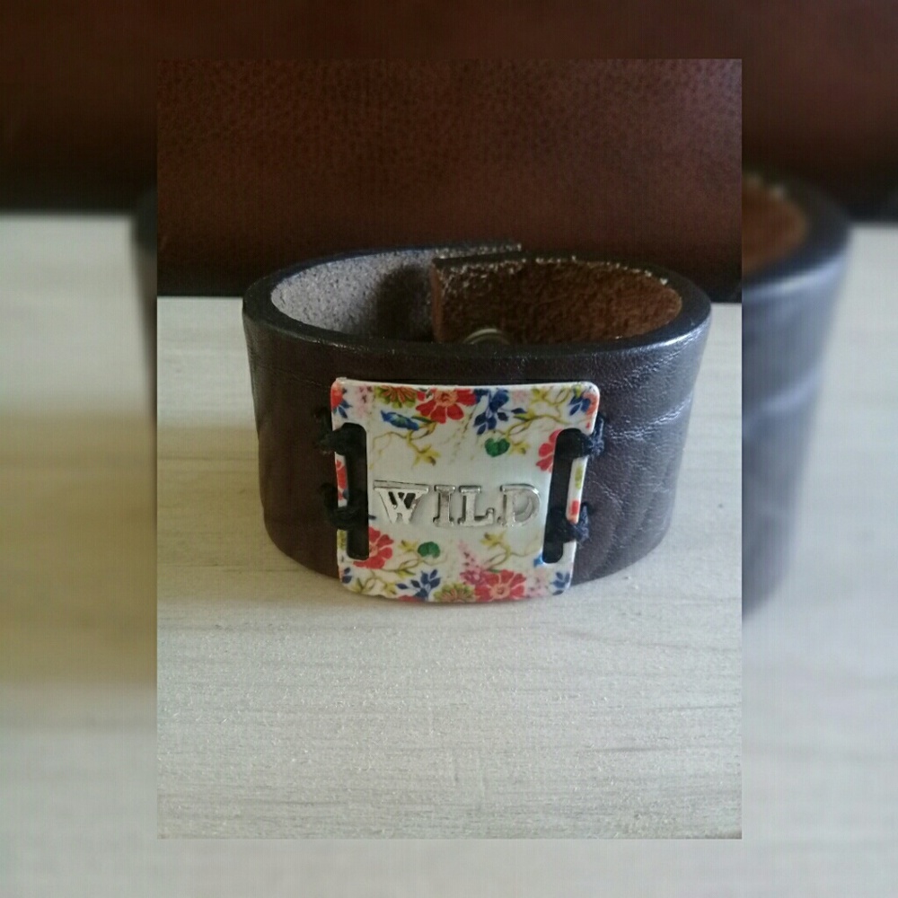 WILD Genuine lether cuff